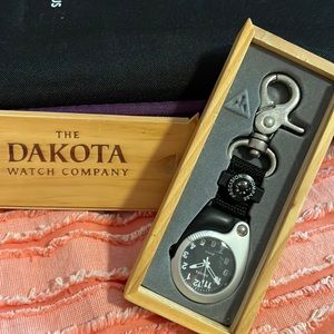 Dakota watch company-clip watch comes with a beautiful wooden case